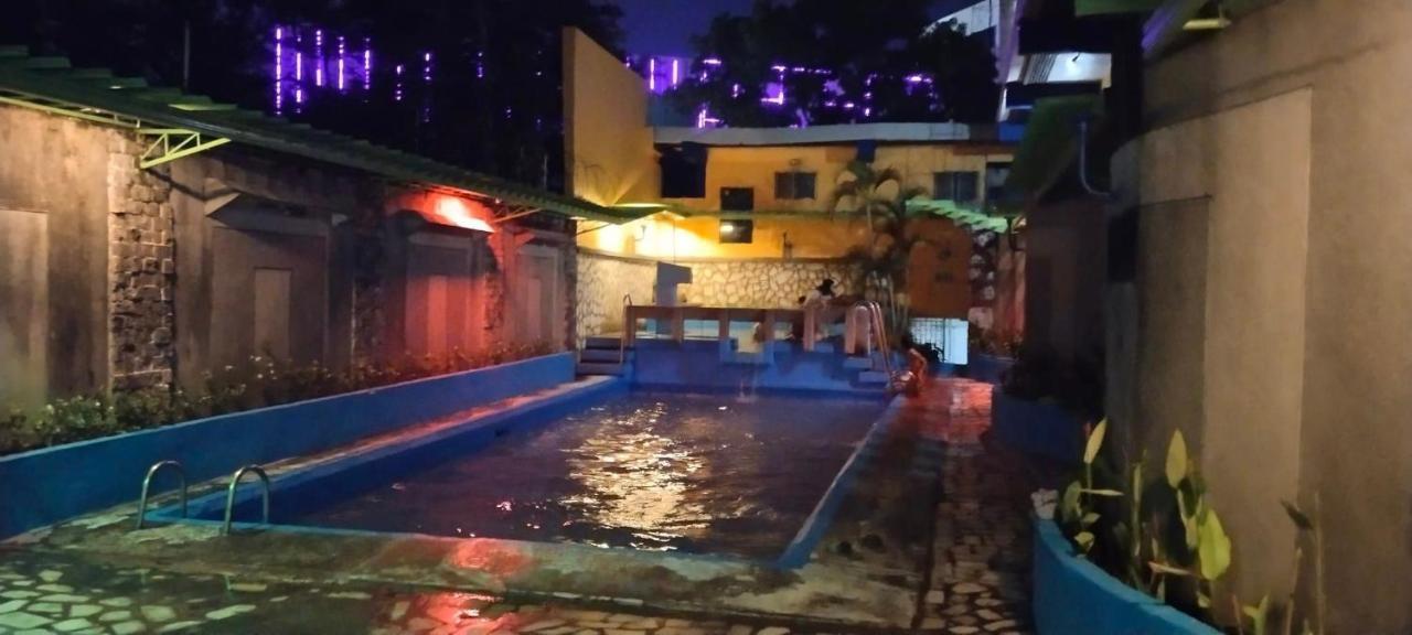 2 Hotel Saleh Angeles Εξωτερικό φωτογραφία