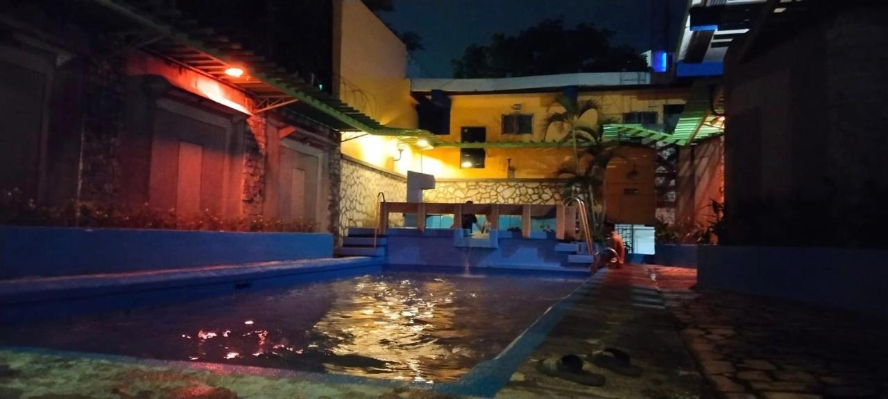 2 Hotel Saleh Angeles Εξωτερικό φωτογραφία