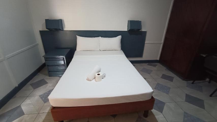 2 Hotel Saleh Angeles Εξωτερικό φωτογραφία