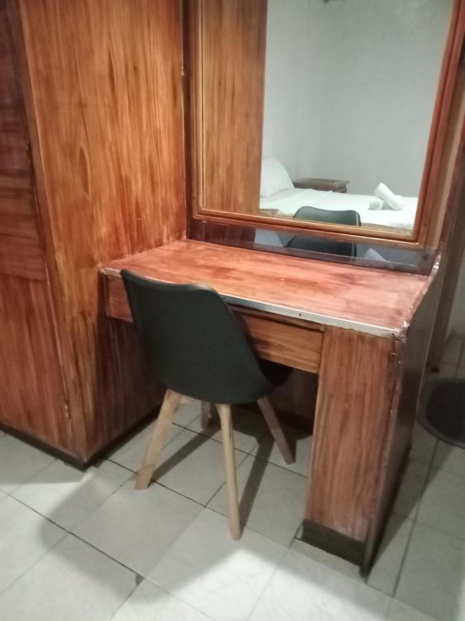 2 Hotel Saleh Angeles Εξωτερικό φωτογραφία