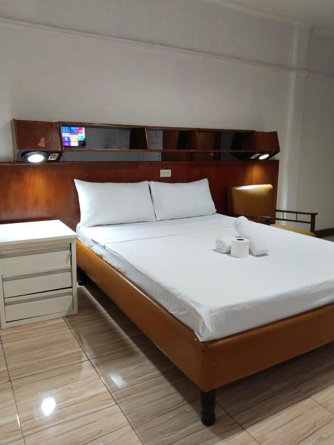 2 Hotel Saleh Angeles Εξωτερικό φωτογραφία